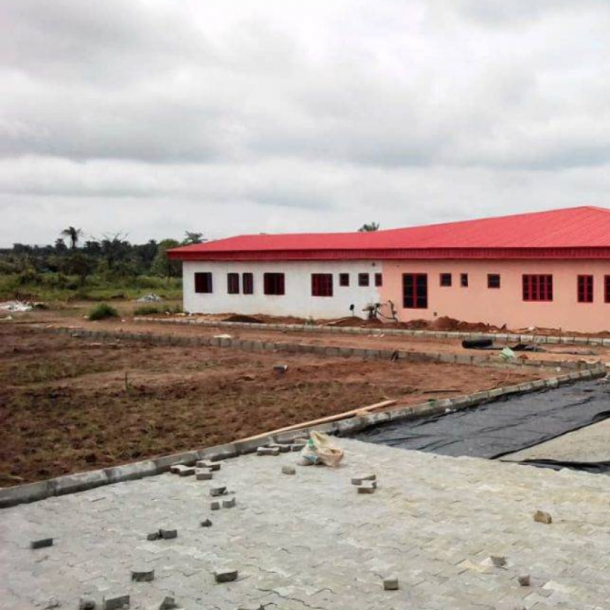 Karis hospital Osogbo painting (exterior) (1)