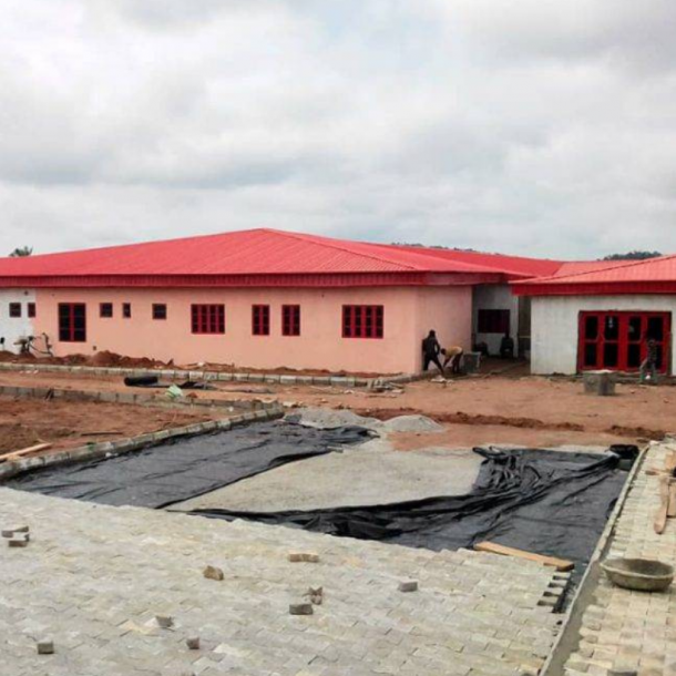 Karis hospital Osogbo painting (exterior)